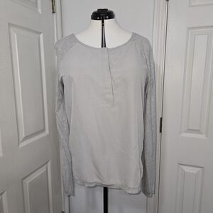 Calvin Klein Jeans Light Gray Long Sleeve Top Size Large V-Neck Henley Chiffon